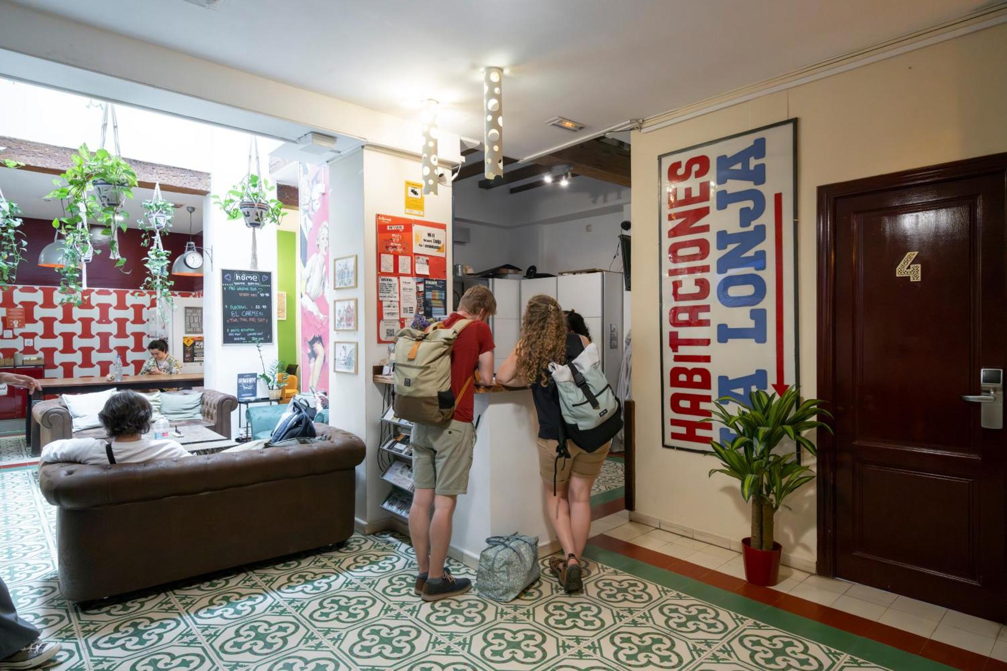 Hostel Youth By Feetup *