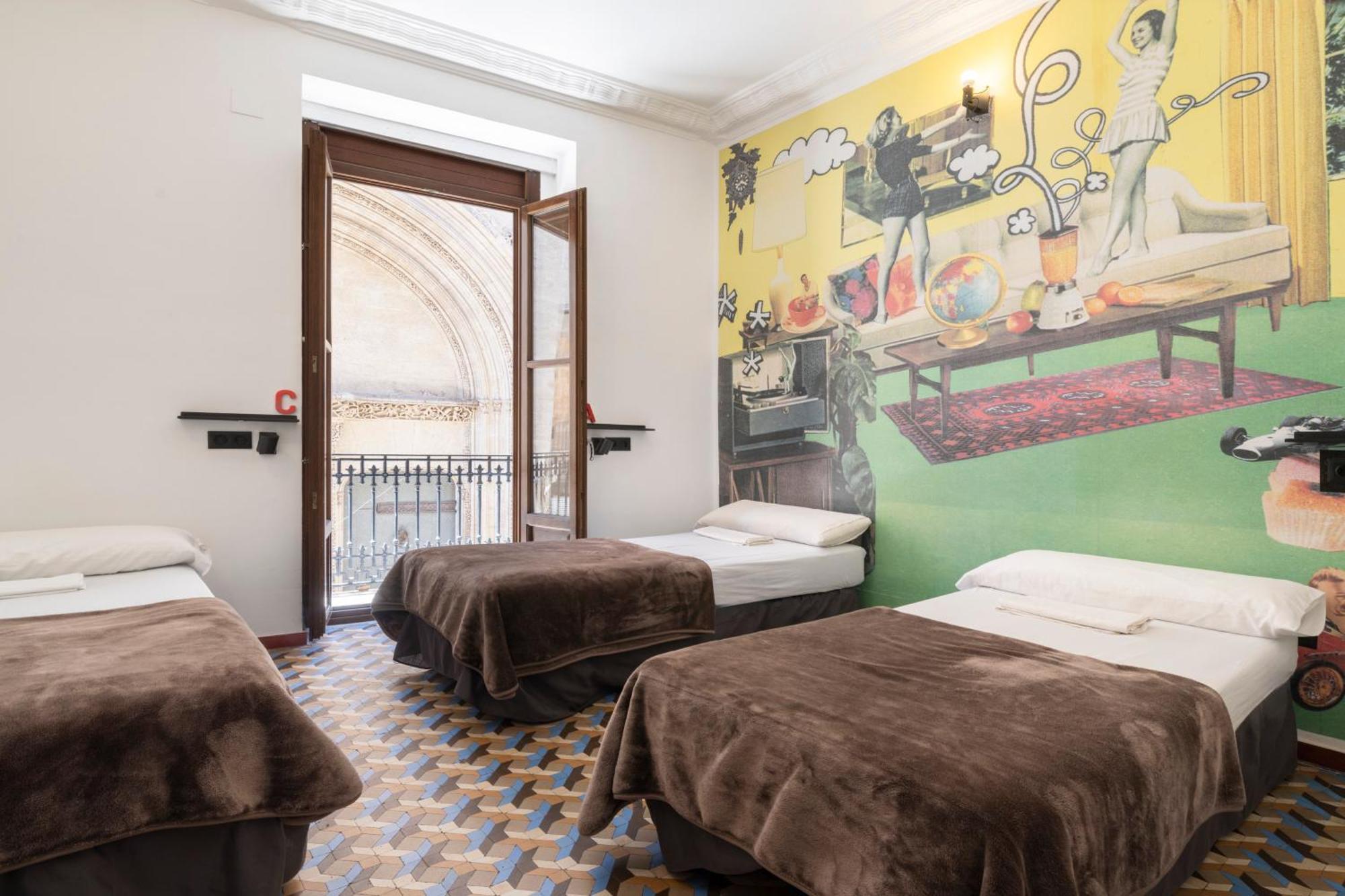 Youth By Feetup Hostel