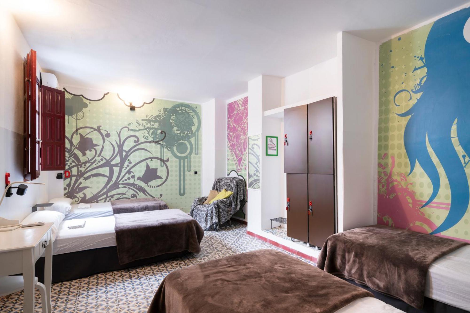 Hostel Youth By Feetup