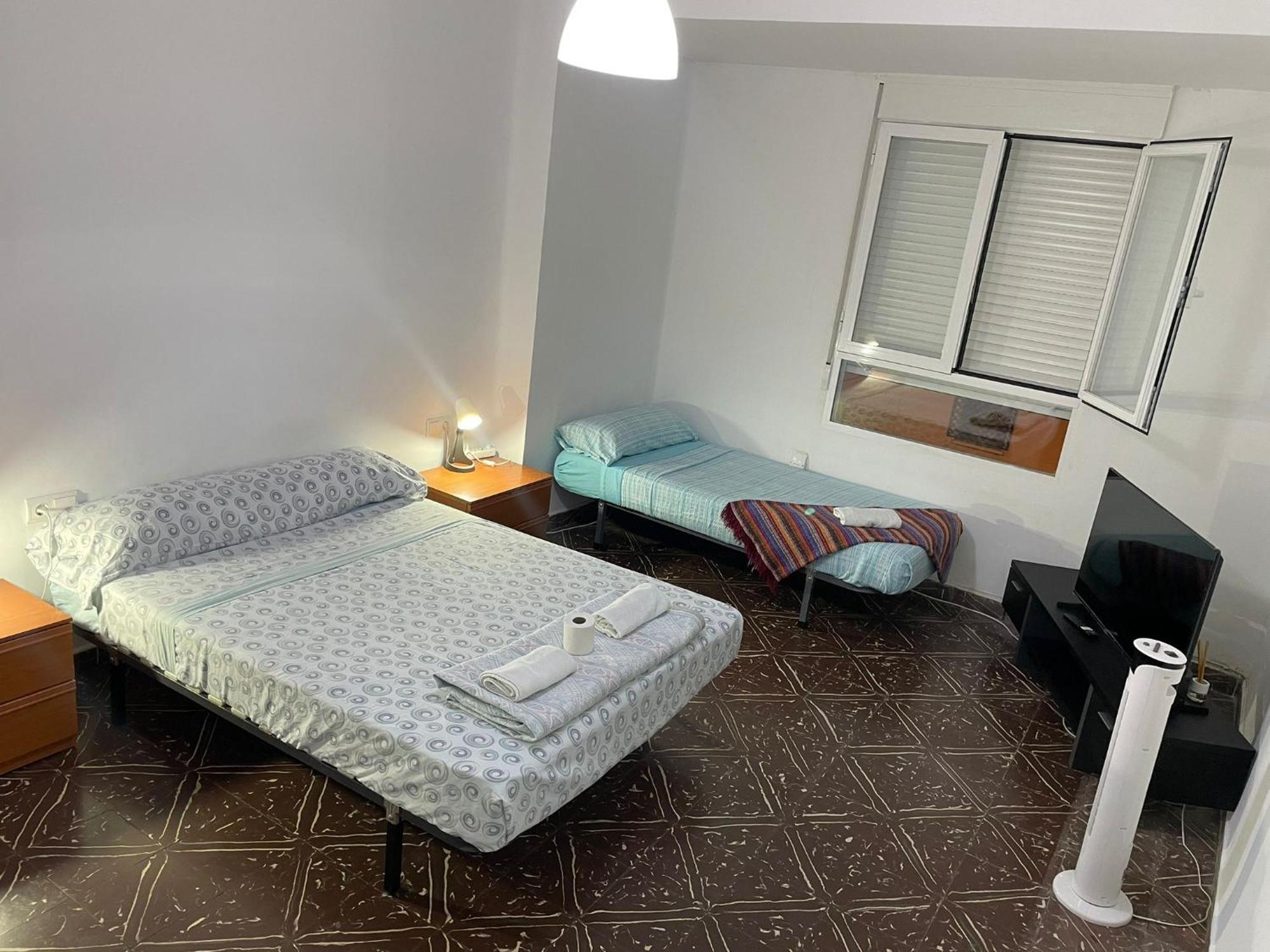Homestay Habitacion Grande Y Comoda En Piso Particular Y Familiar Valencia