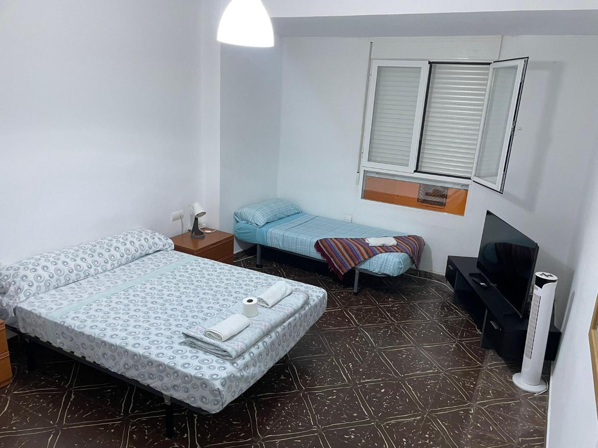 Habitacion Grande Y Comoda En Piso Particular Y Familiar Homestay