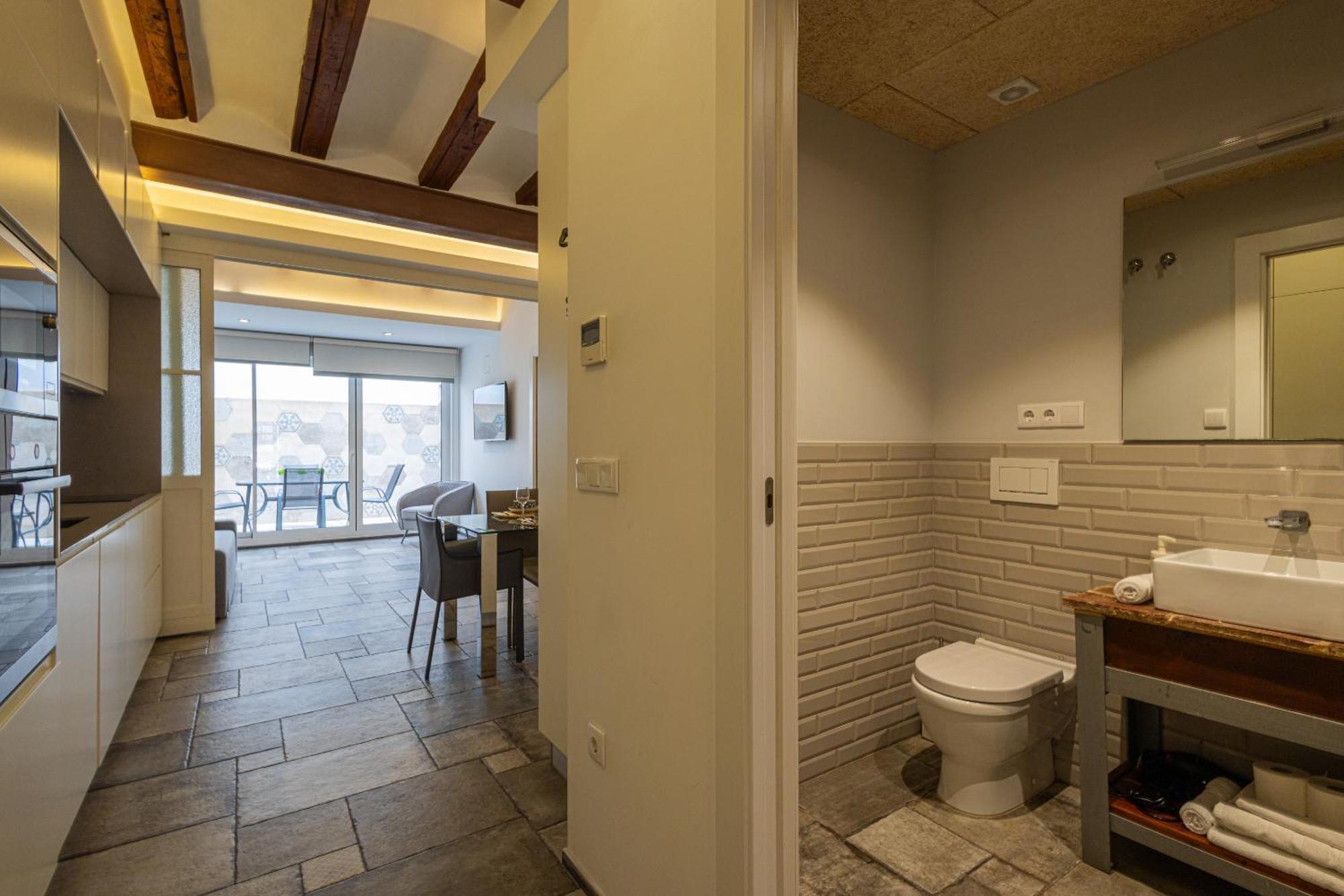 Florit Flats - Center Modern 1br 2bth Terrace Wi-fi Ac Apartment