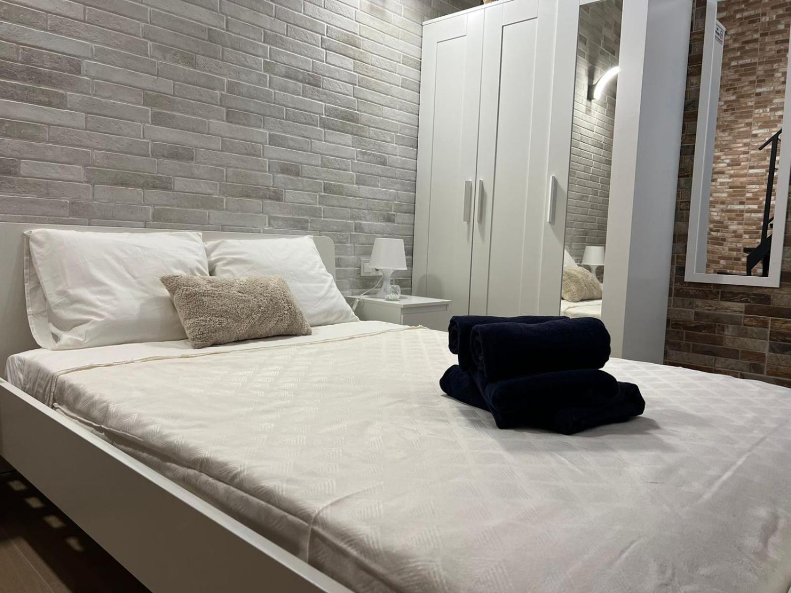 Melia Y Fuster 23c Aparthotel