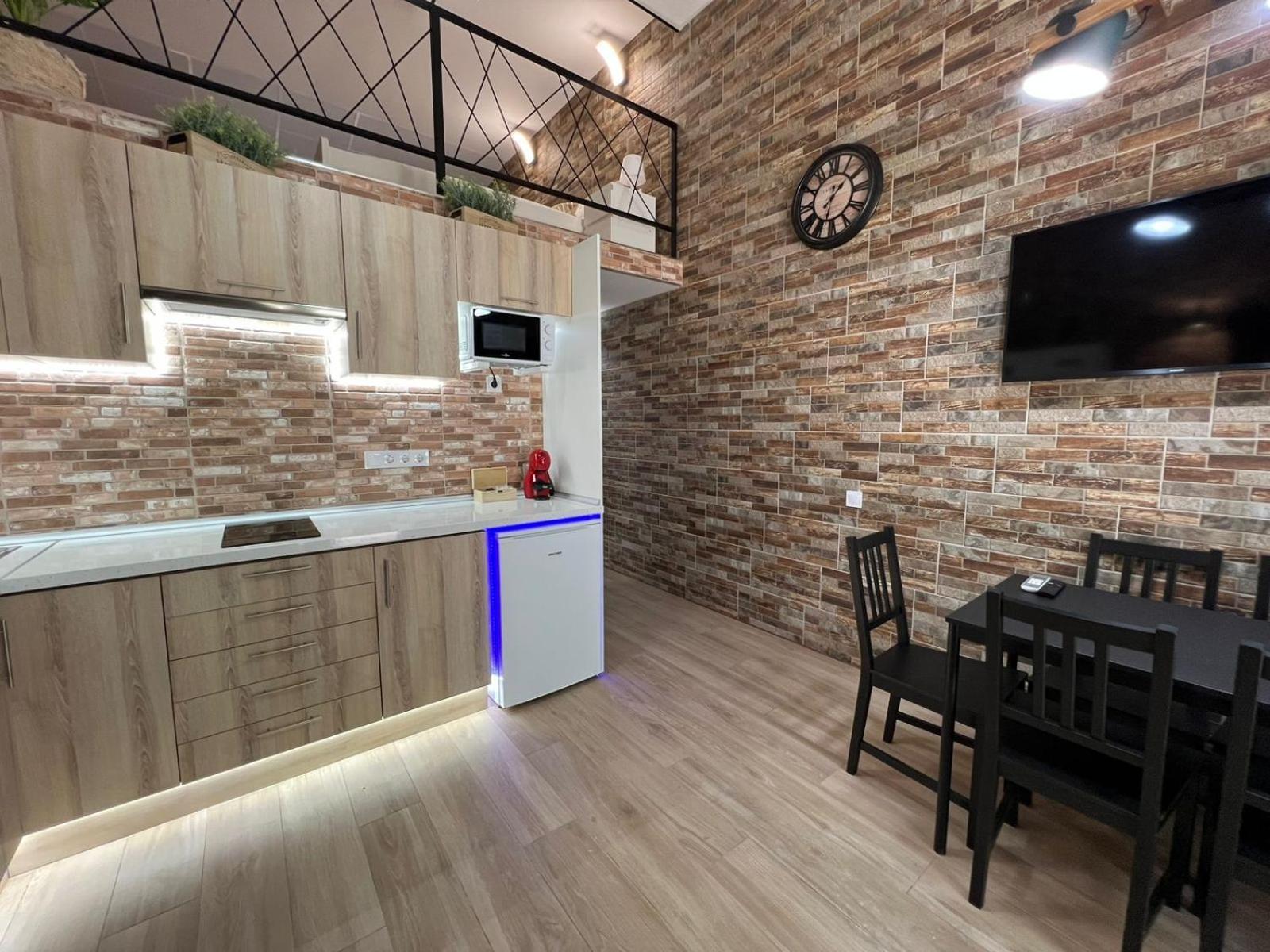 Melia Y Fuster 23c Aparthotel