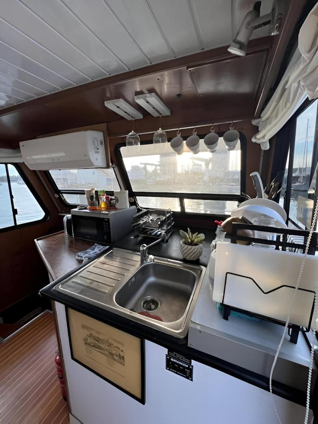Barco Muy Espacioso Con Dos Terrazas Centro!! Botel Valencia