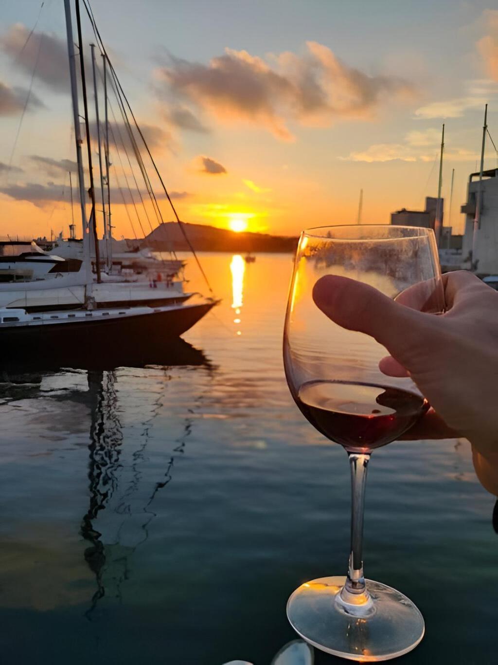 Botel Barco Muy Espacioso Con Dos Terrazas Centro!!