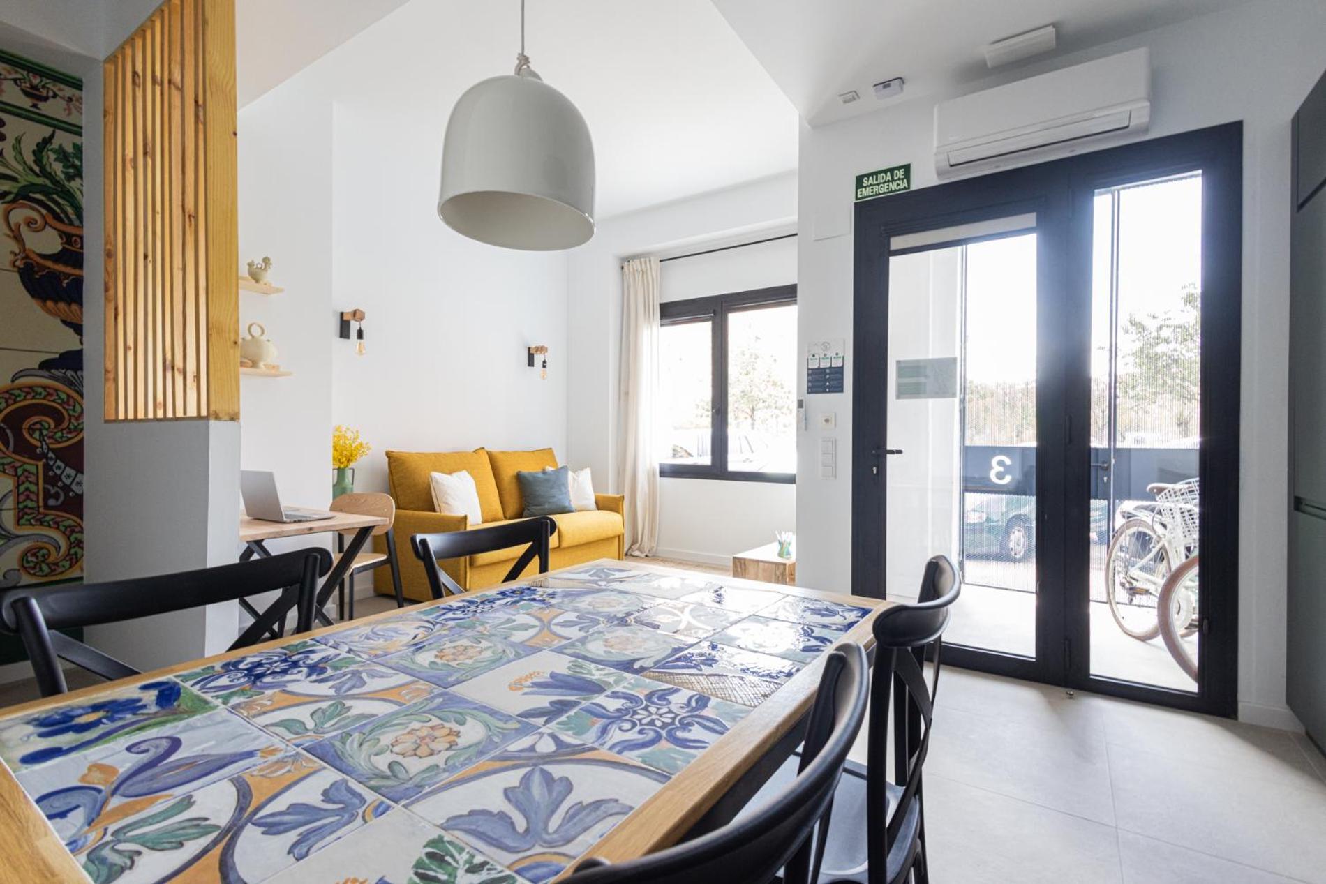 Florit Flats - Stylish Ceramic With Free Bicycles By The Joaquin Sorolla Station Valencia