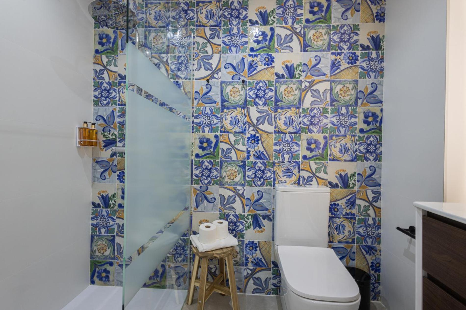 Florit Flats - Stylish Ceramic With Free Bicycles By The Joaquin Sorolla Station Valencia