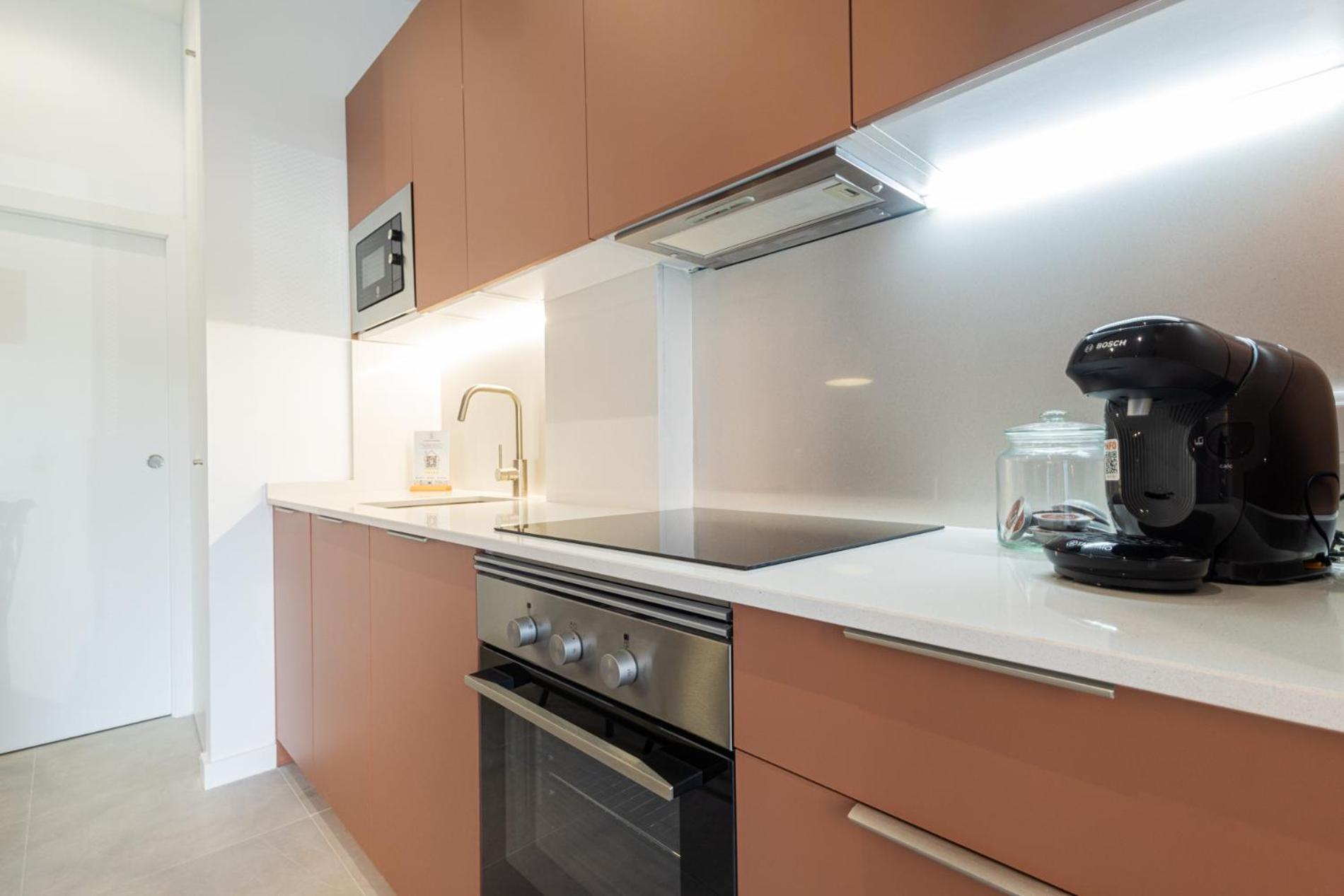 Florit Flats - Stylish Ceramic With Free Bicycles By The Joaquin Sorolla Station Apartment *