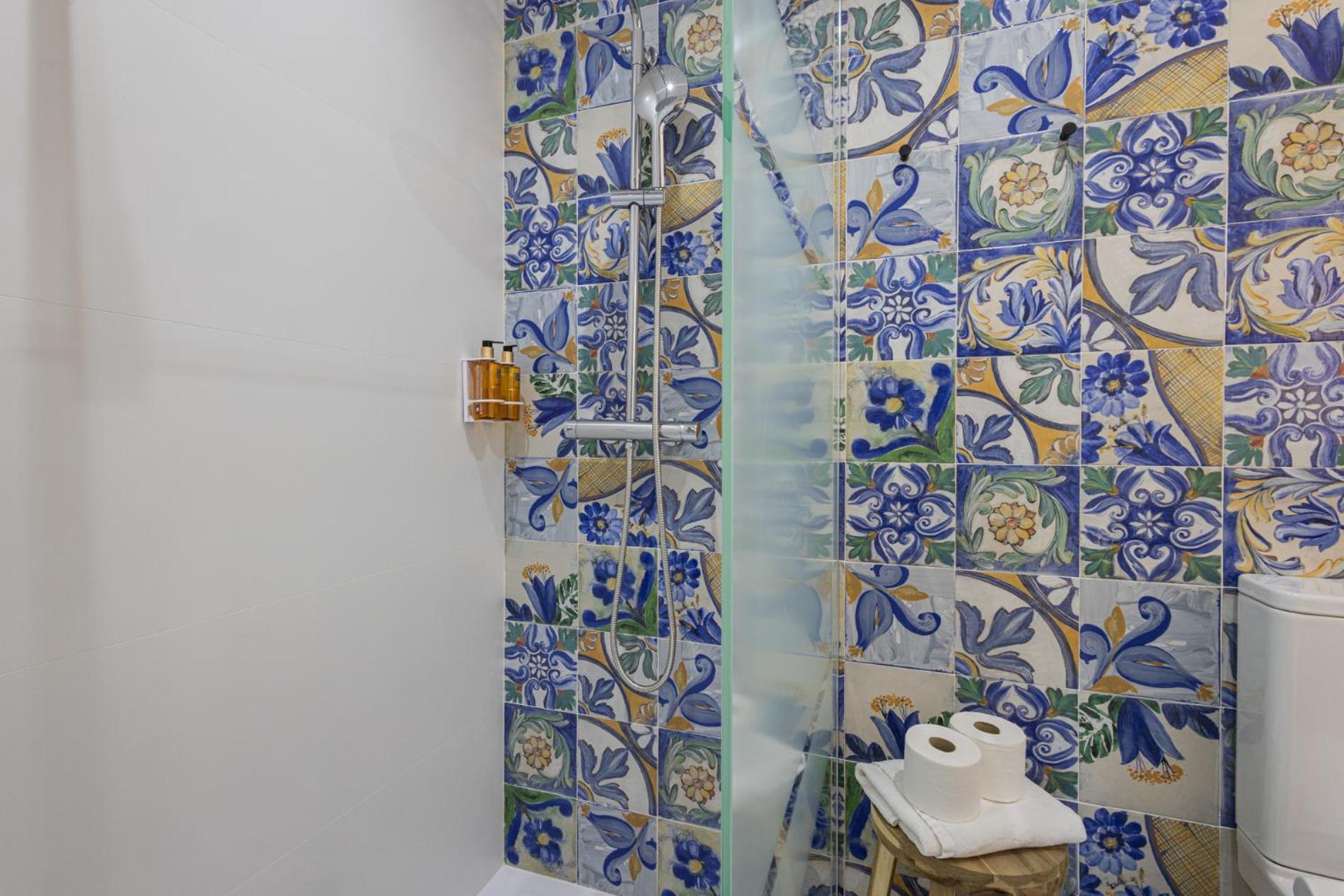 Florit Flats - Stylish Ceramic With Free Bicycles By The Joaquin Sorolla Station * Valencia