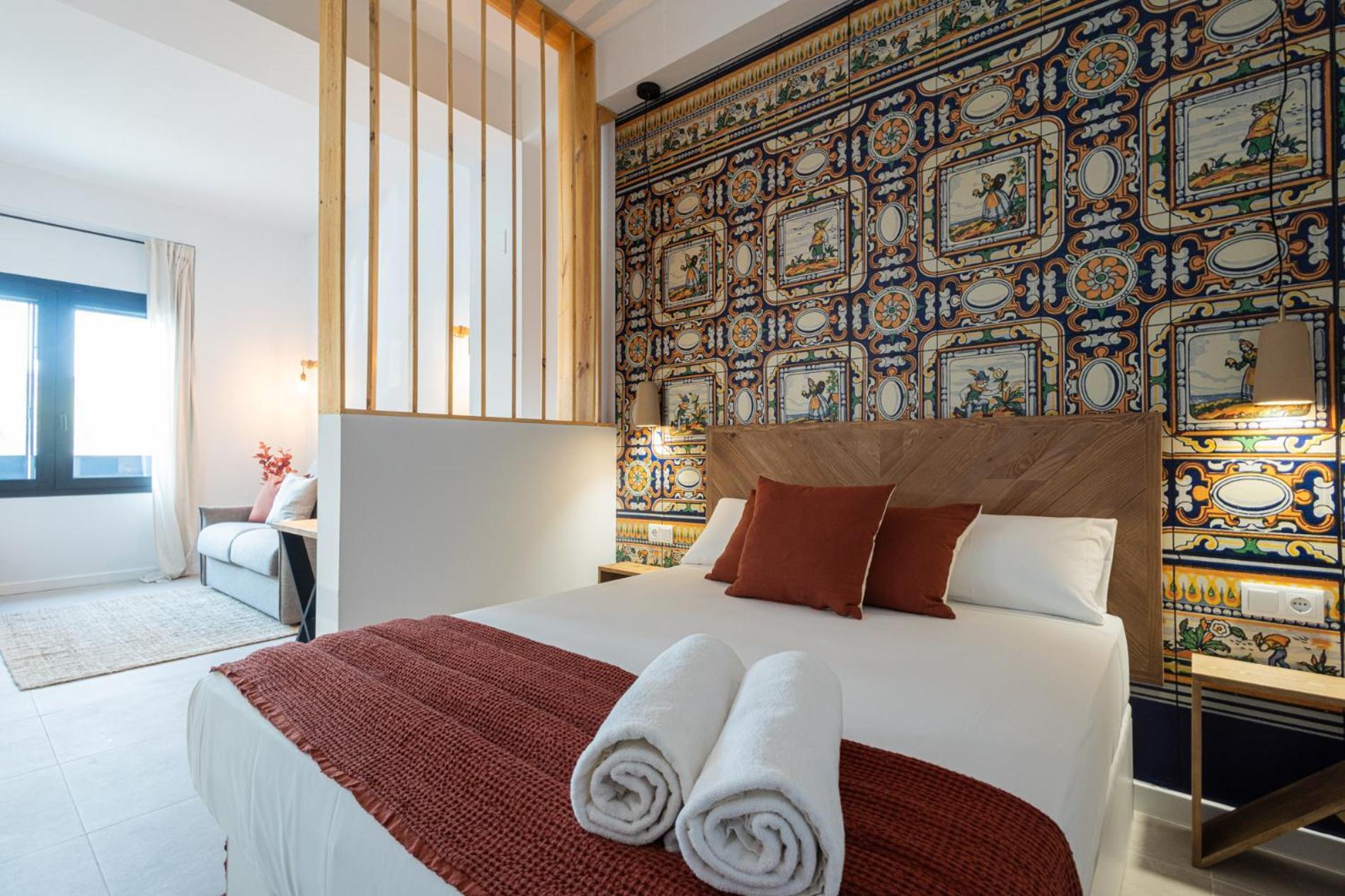 Florit Flats - Stylish Ceramic With Free Bicycles By The Joaquin Sorolla Station Apartment