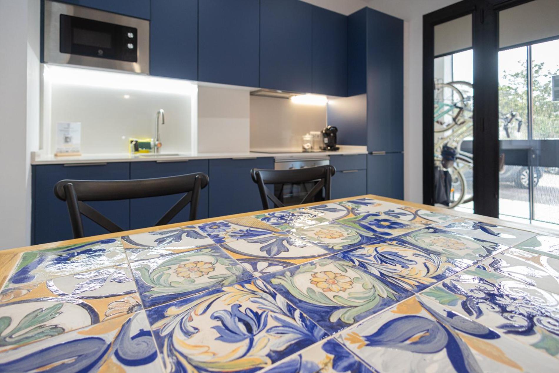 Florit Flats - Stylish Ceramic With Free Bicycles By The Joaquin Sorolla Station *