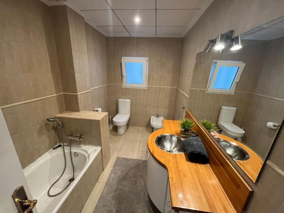 Ruzafa, 110m2, Brigth, Conditioned Air Apartment *