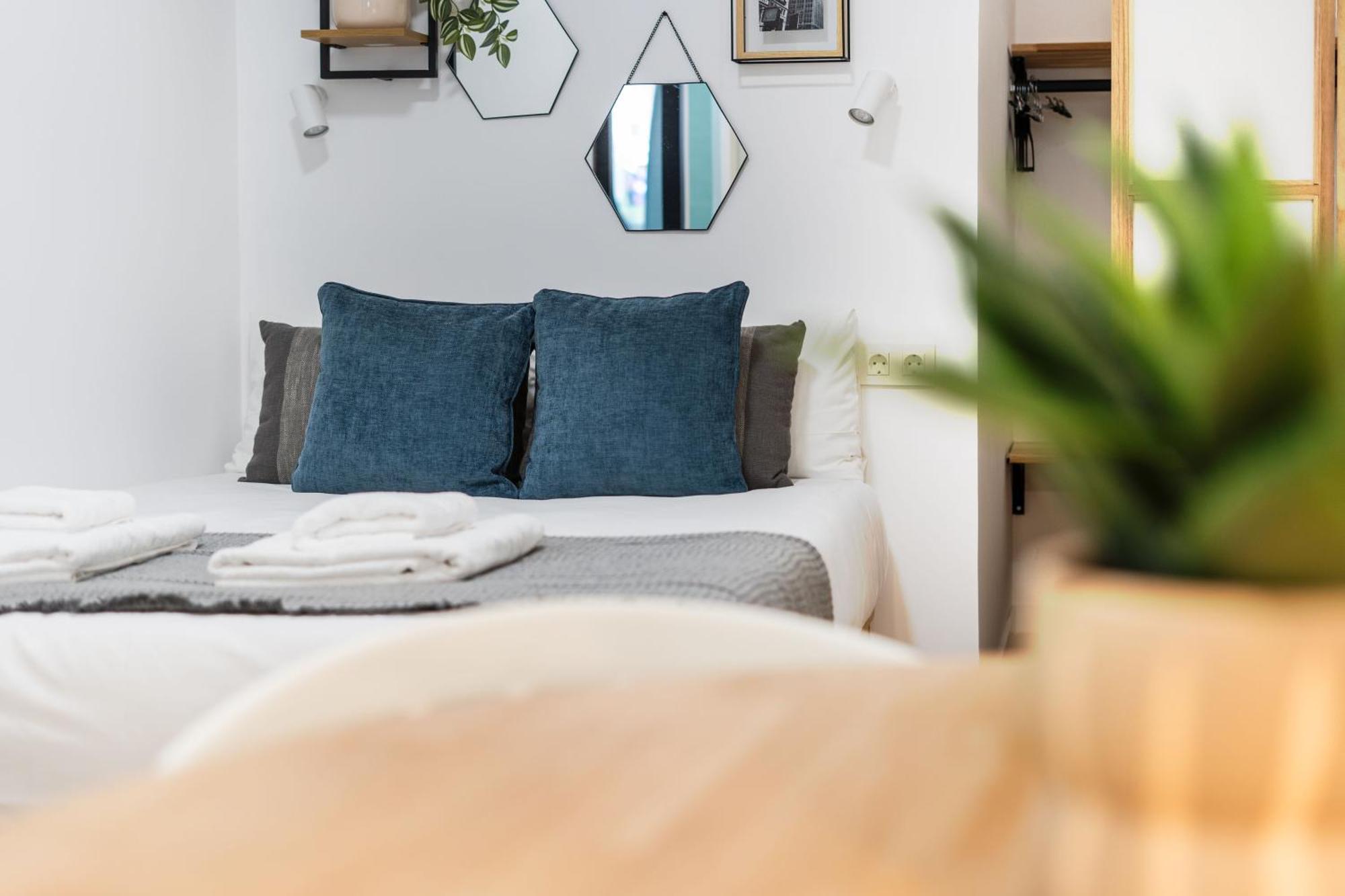 Vlc Host - Ausias March Apartment *