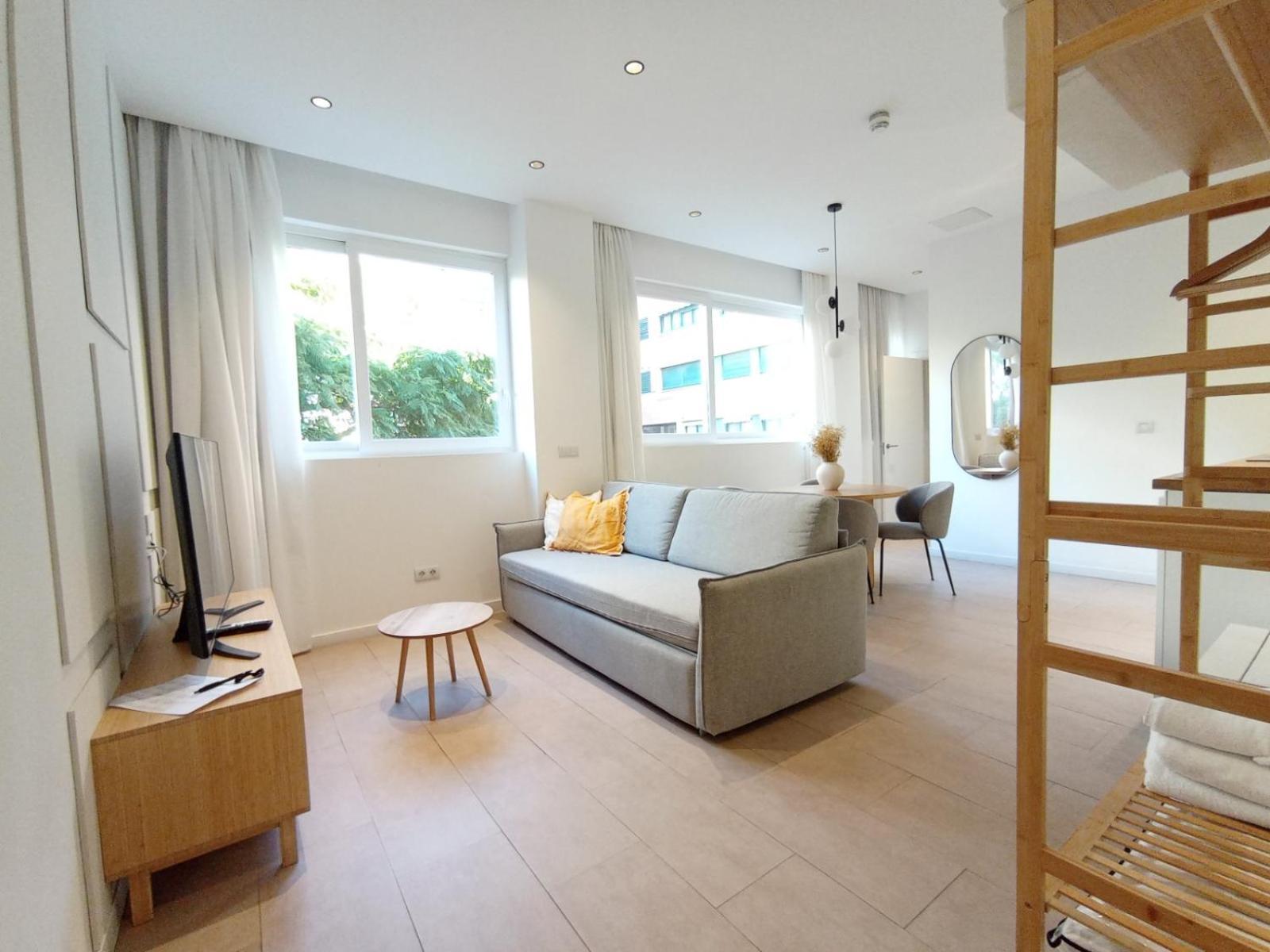 Blanq Marina Suites Aparthotel
