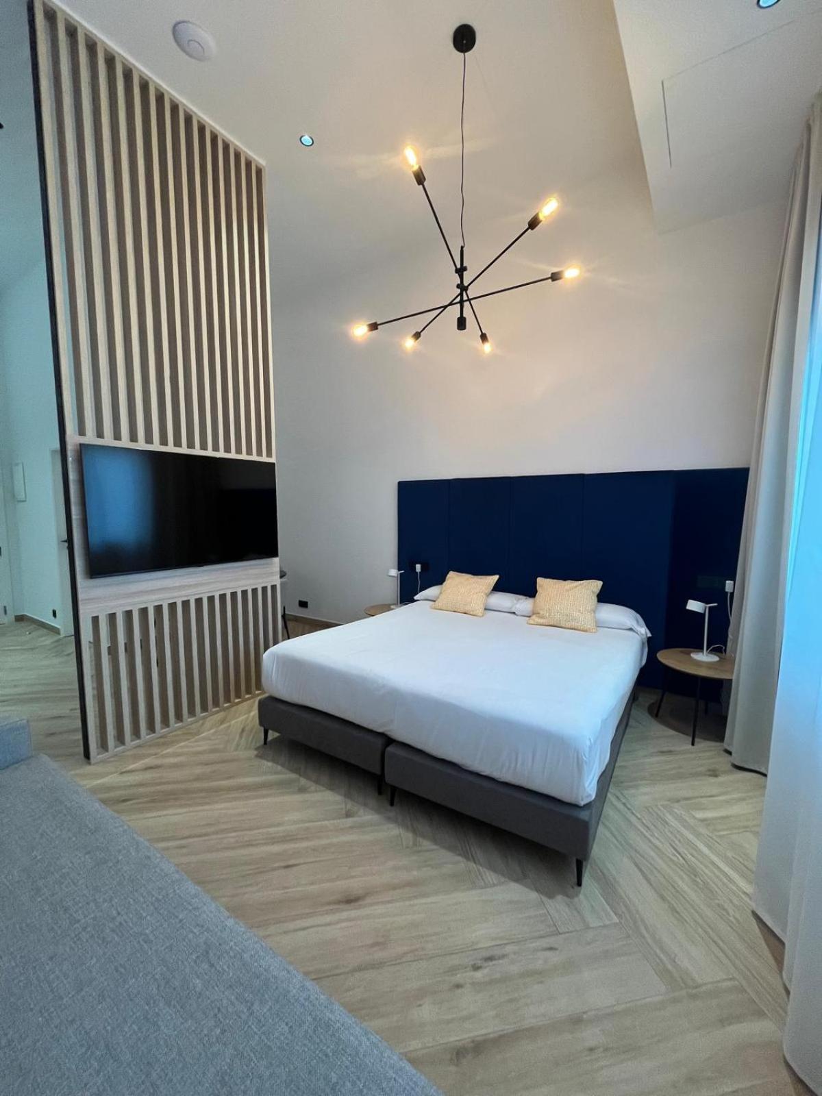 Blanq Marina Suites Aparthotel *