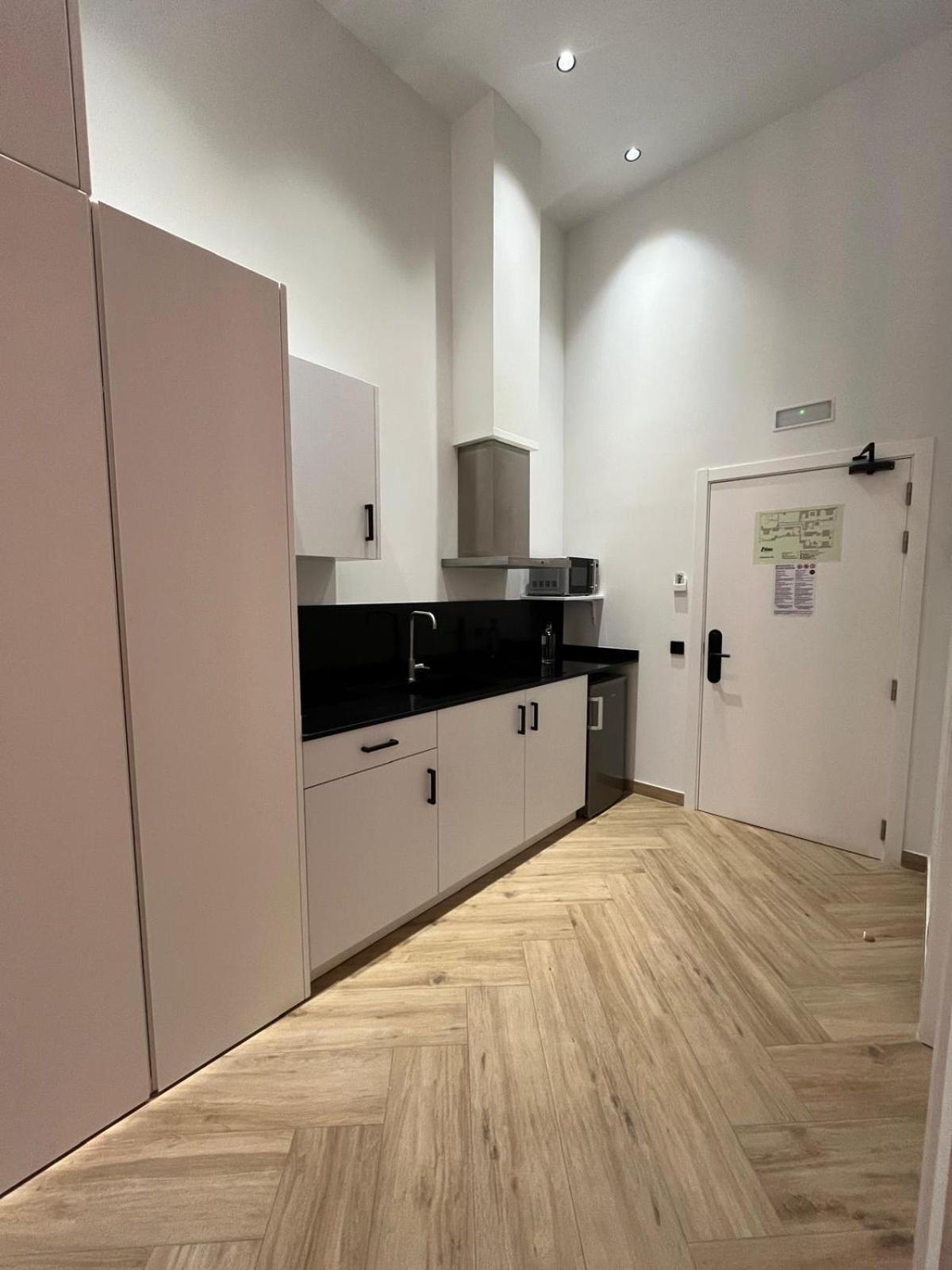 Aparthotel Blanq Marina Suites Valencia