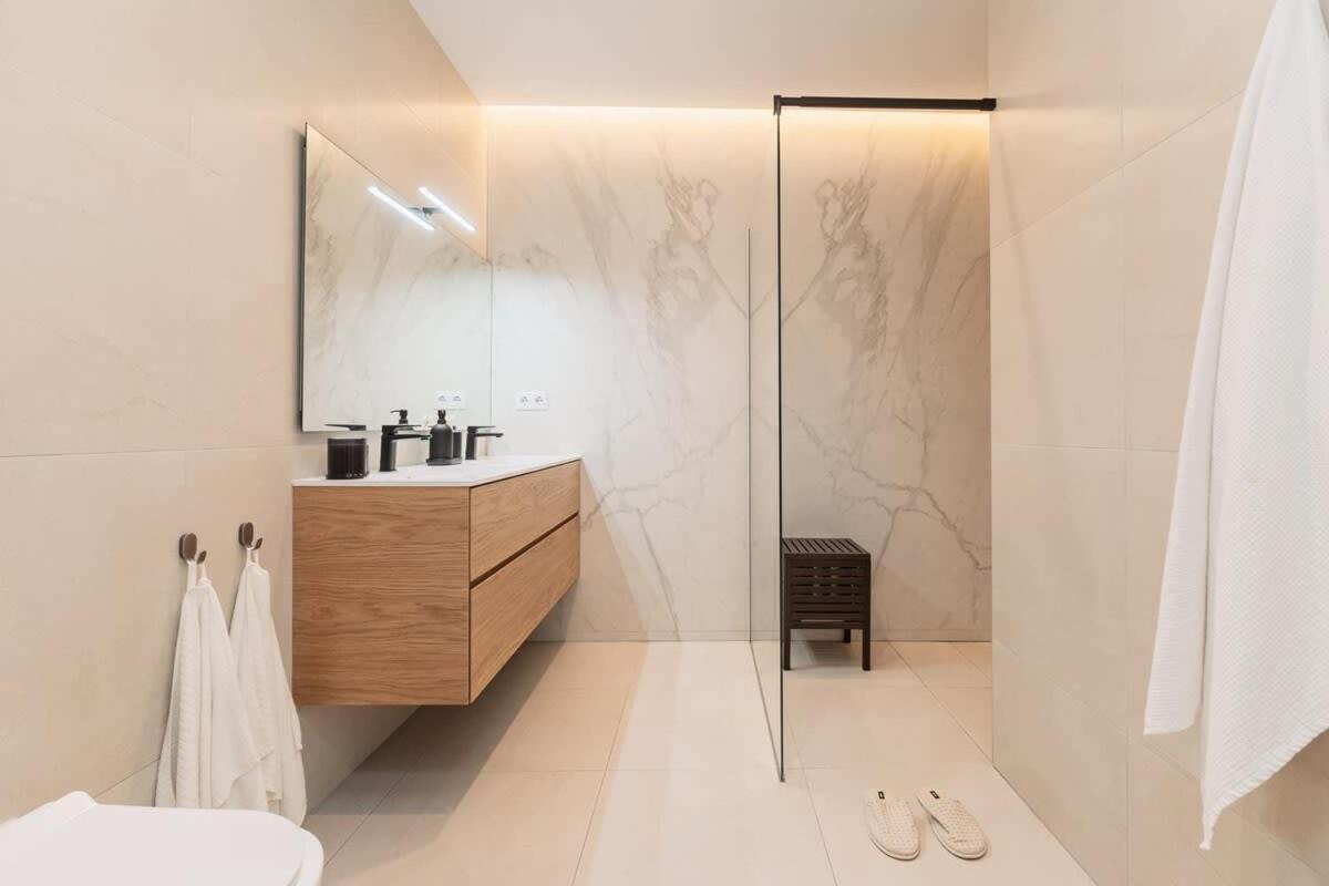 Explore Luxury Meets Comfort