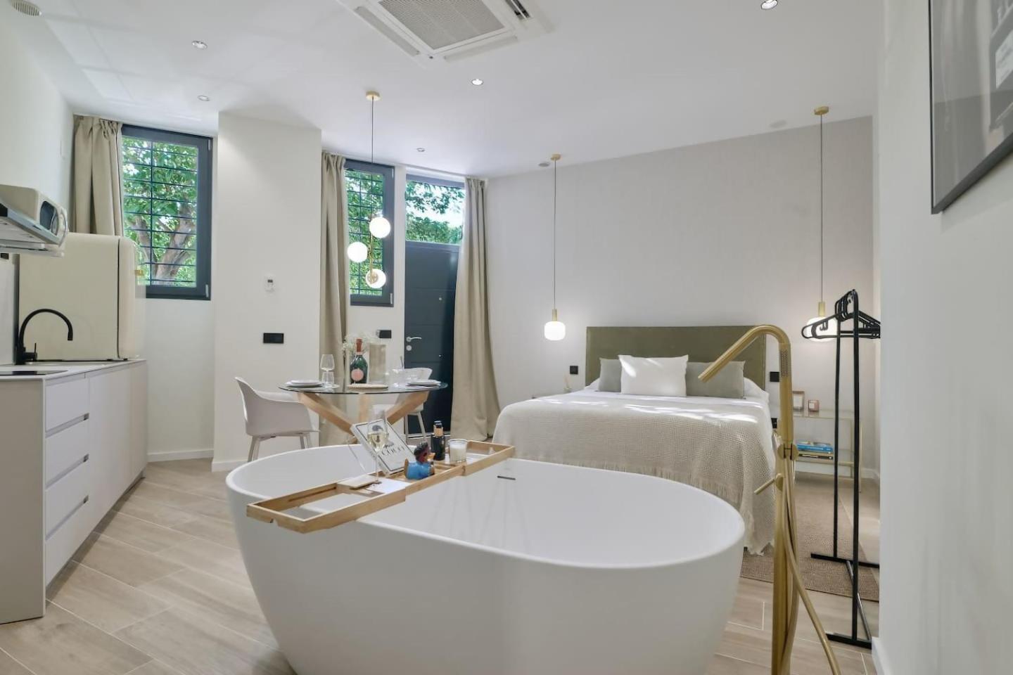 Romantic N1 Oceanografico Virkin Apartment
