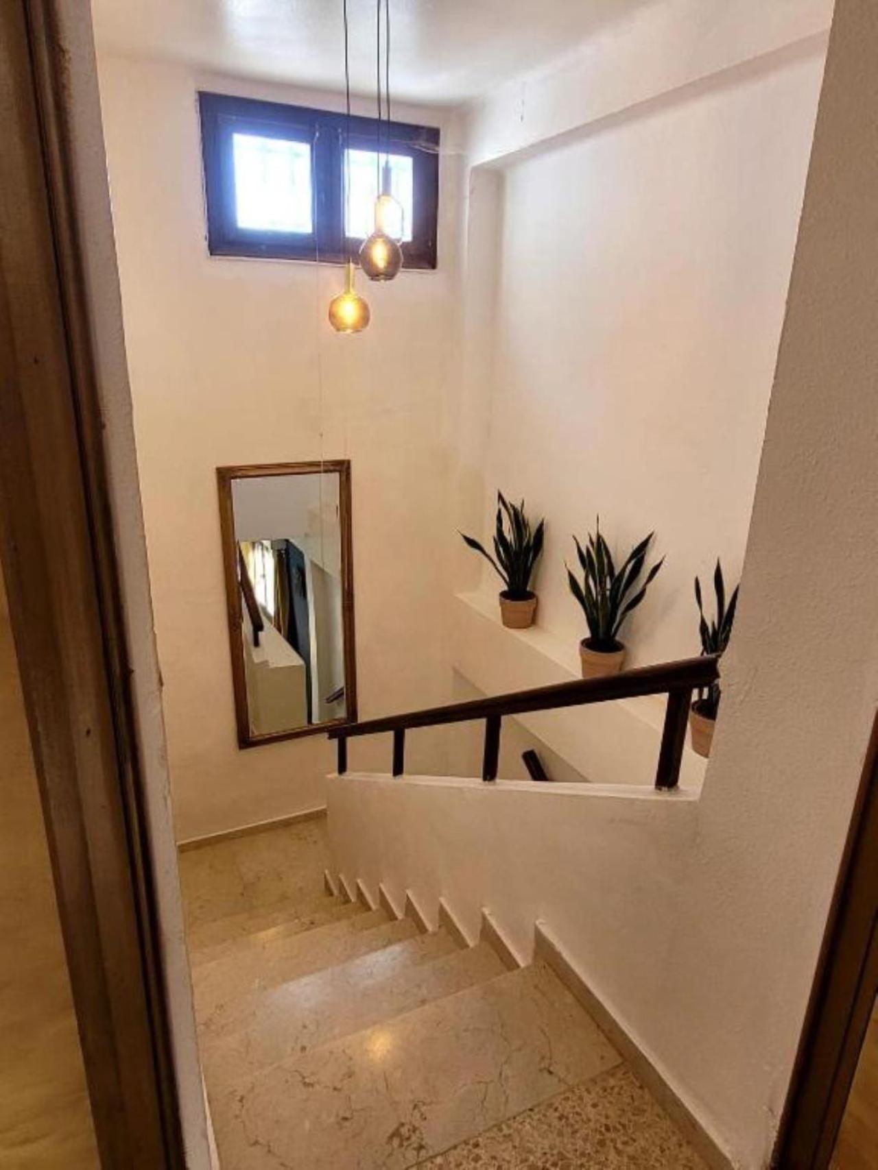 Montevistas Retreat- Cycling, Hiking, Relaxation, 25 Minutes Villa Valencia