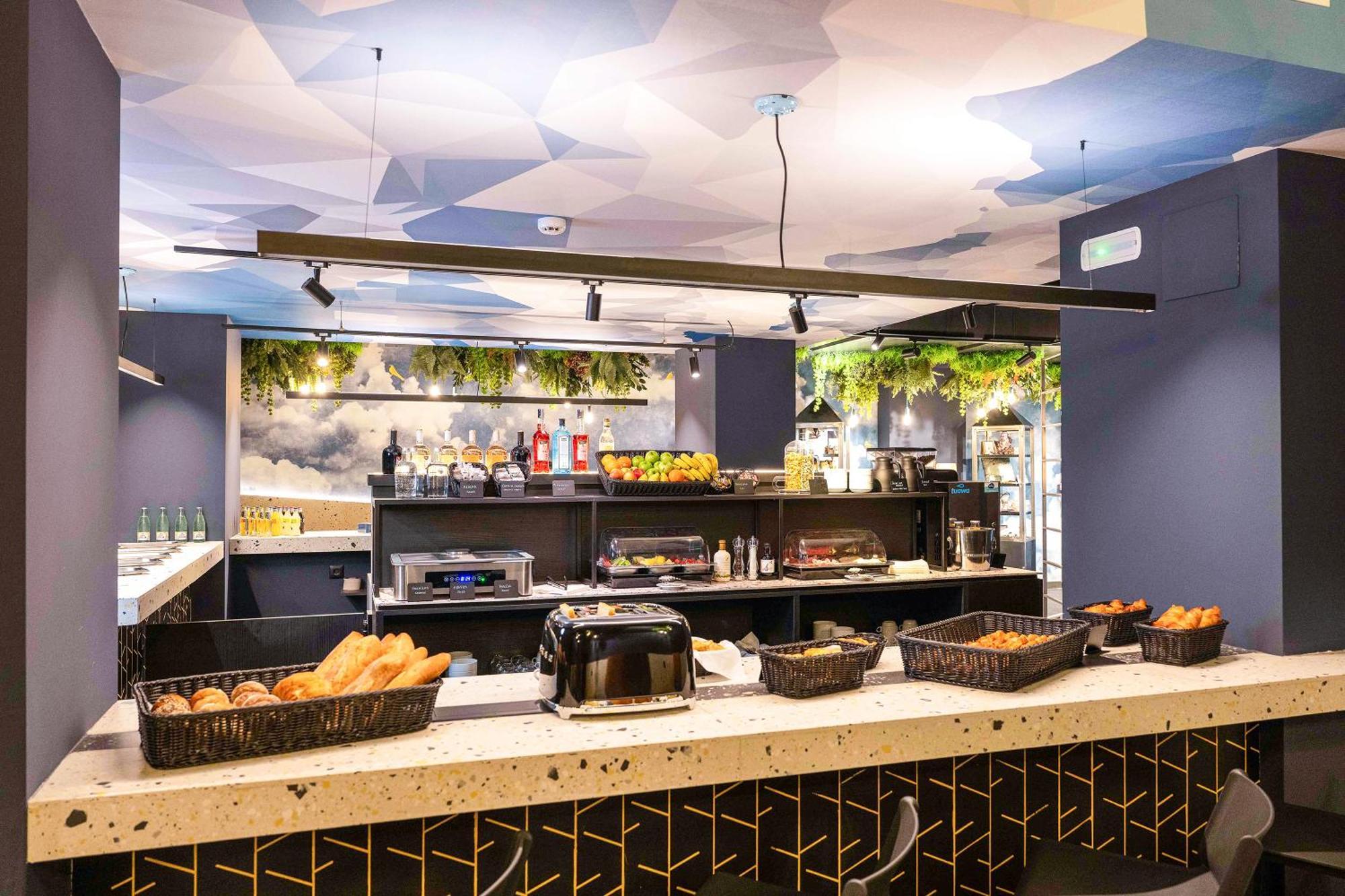 Pathos By Mimood Aparthotel 4*