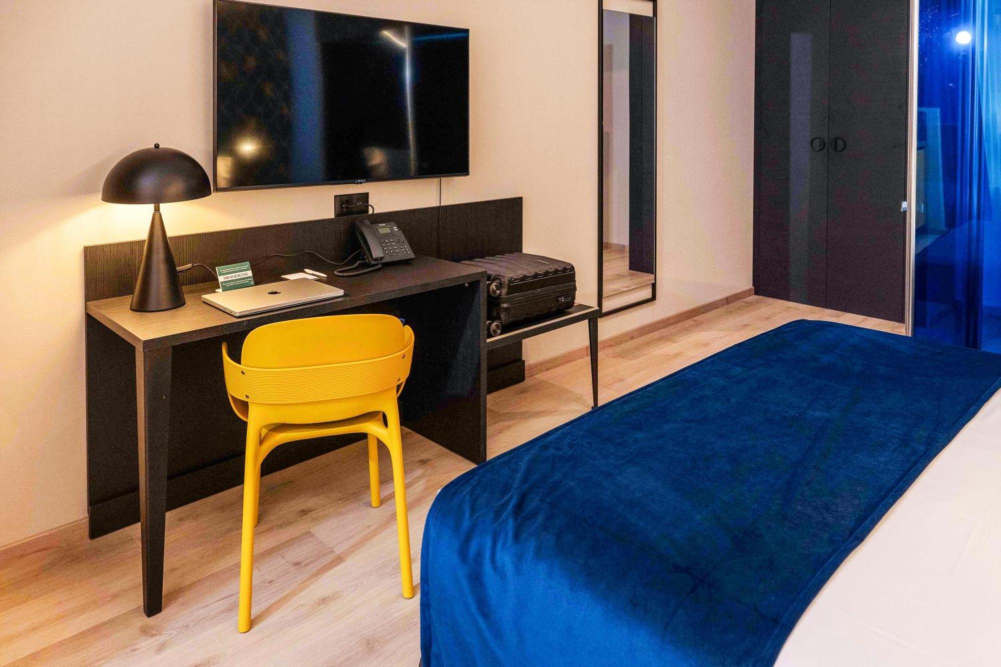 Pathos By Mimood Aparthotel