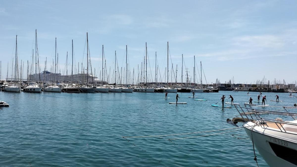 Magnificent Sailboat With Free Parking For Cars Botel Valencia