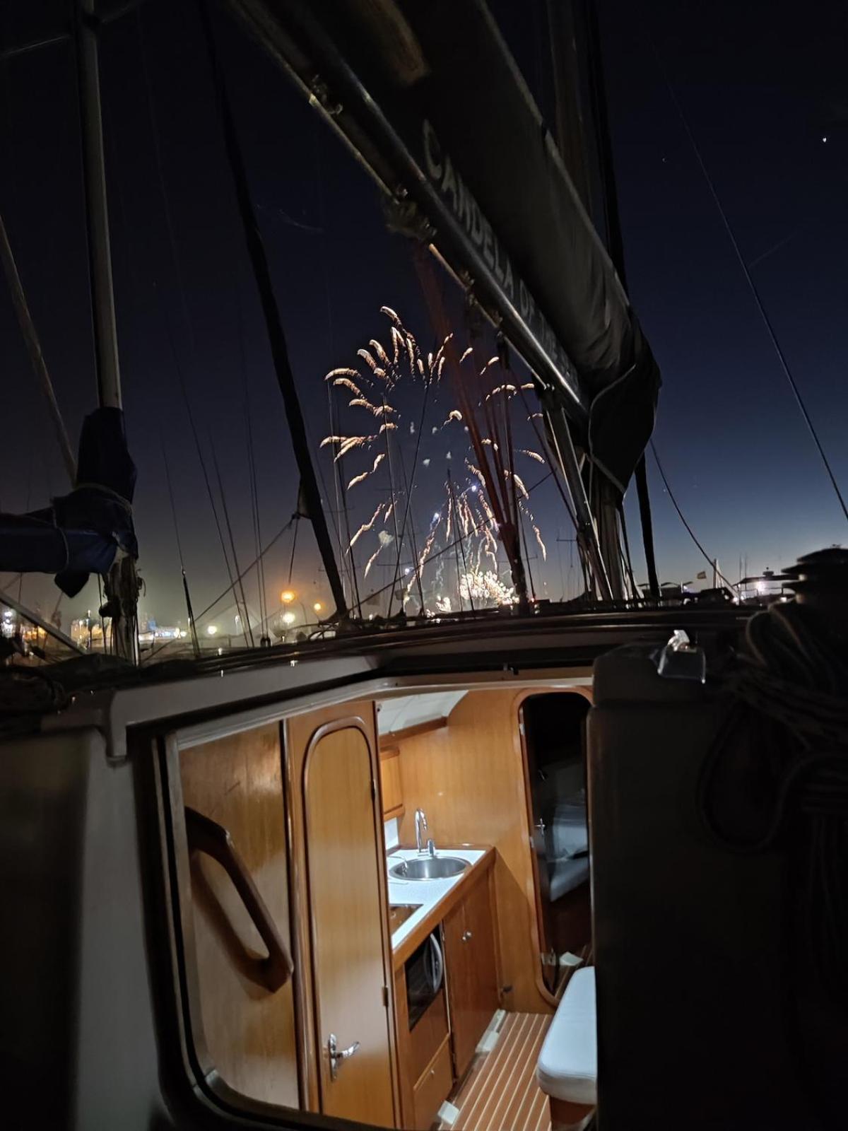 Botel Magnificent Sailboat With Free Parking For Cars