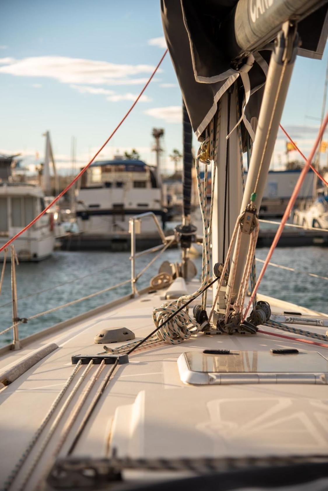 Botel Magnificent Sailboat With Free Parking For Cars