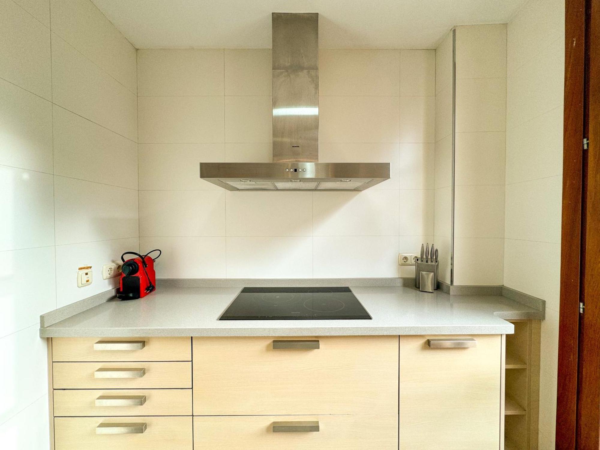 Moderno En La Plaza Del Tossal Apartamento