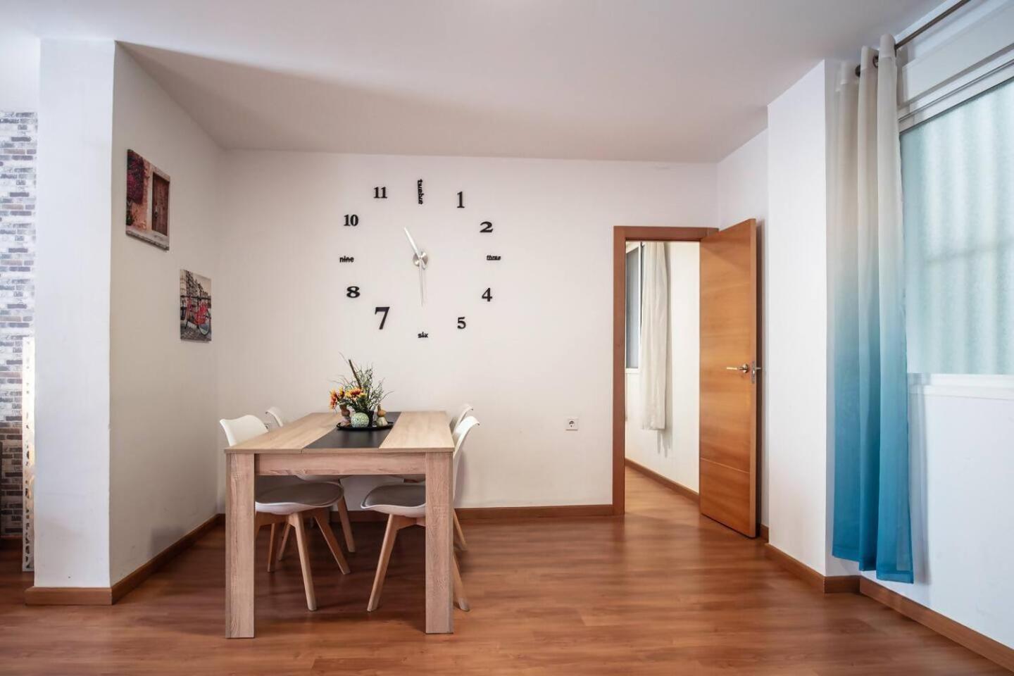 Flats Burjasot Apartment *