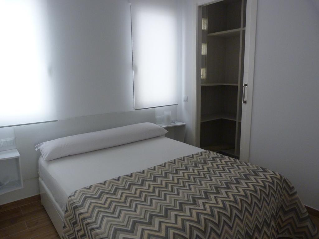 Plaza Cisneros Apartment
