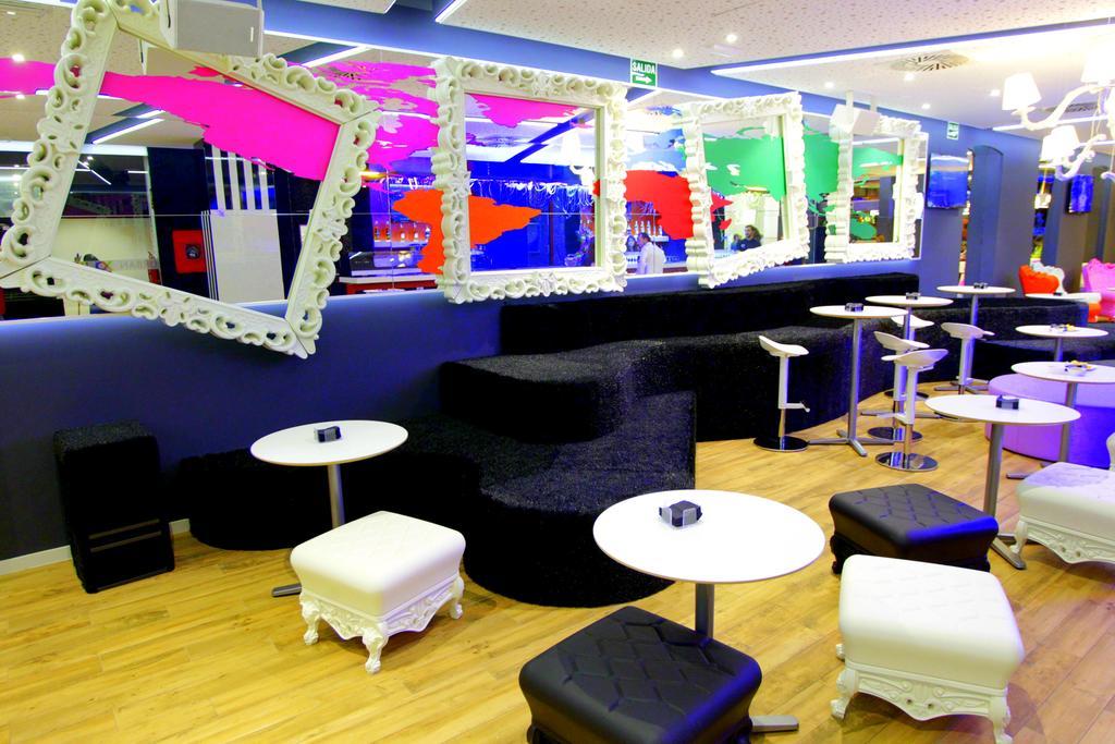 Urban Youth Hostel *
