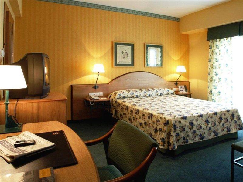 One Shot Colon Hotel 3*