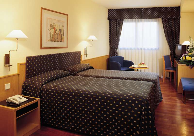 Nh Ciudad De Hotel 3*