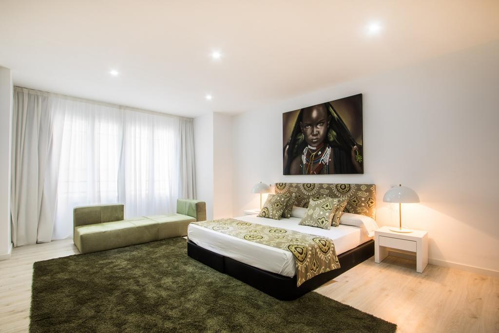 Luxury - Boutique Center Apartment