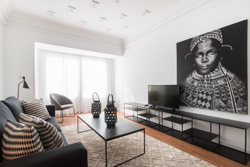 Luxury - Boutique Center Apartment