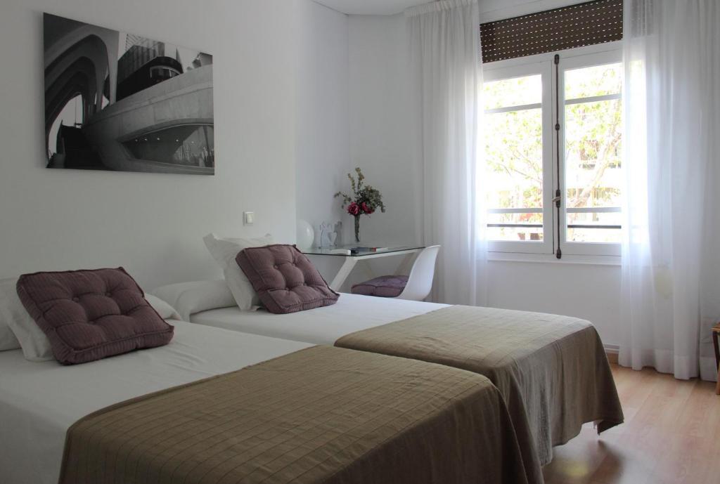 7 Moons Valencia