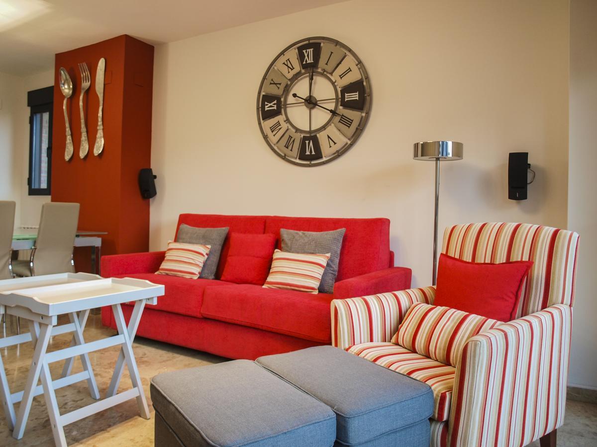 Apartup Aquarium Apartment