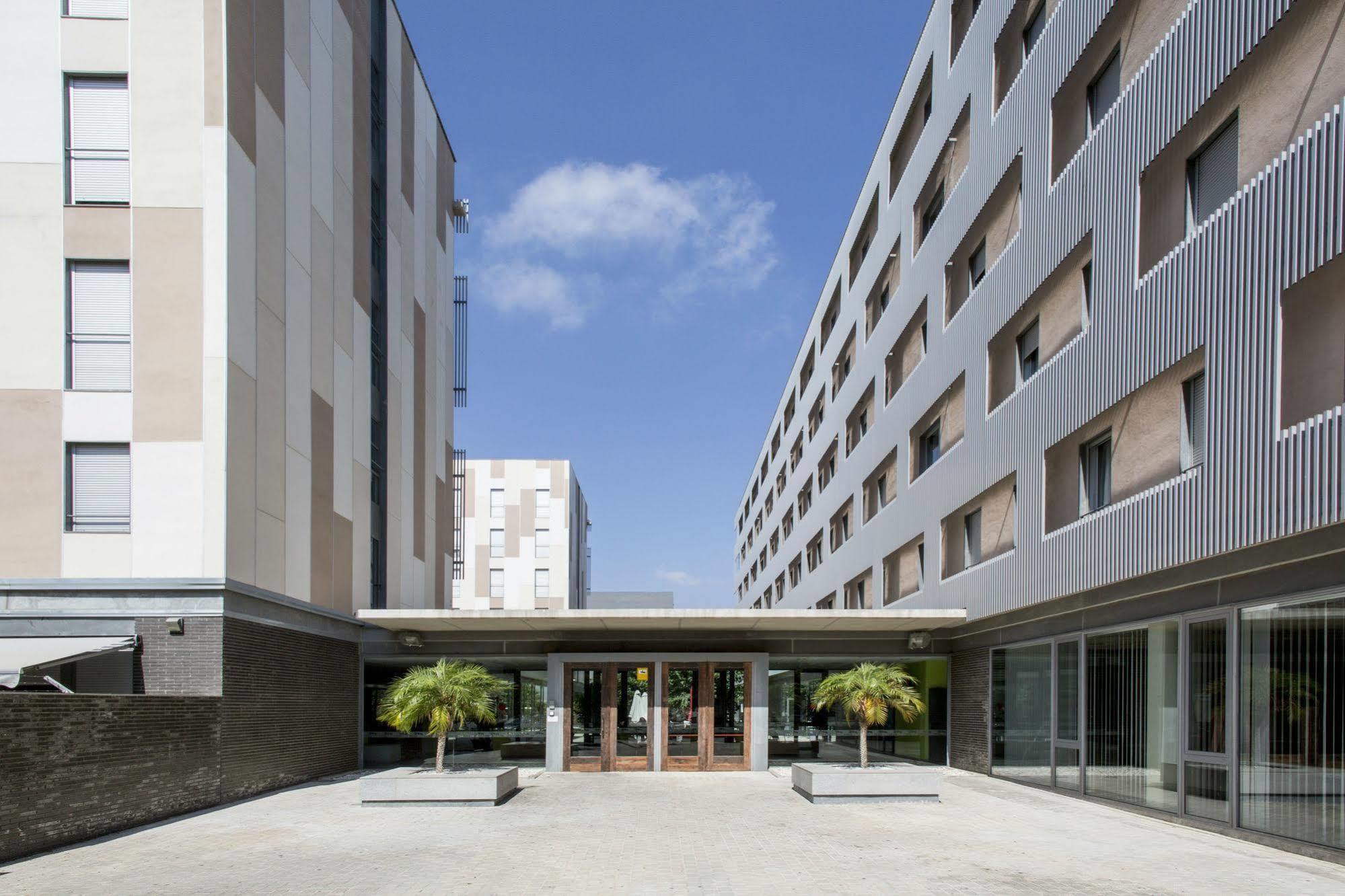 Residencia Universitaria Resa Damia Bonet Apartment *