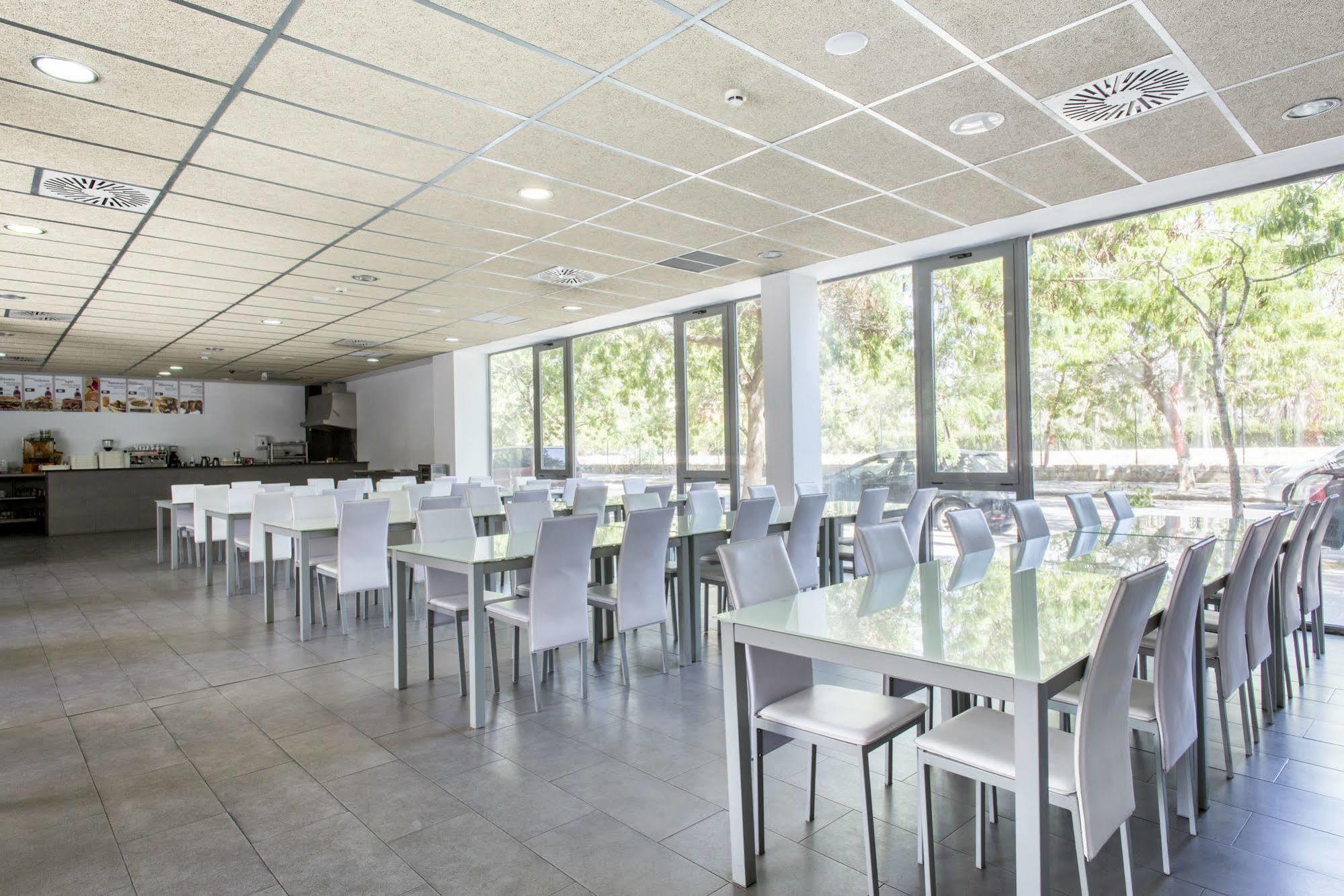 Residencia Universitaria Resa Damia Bonet Apartment