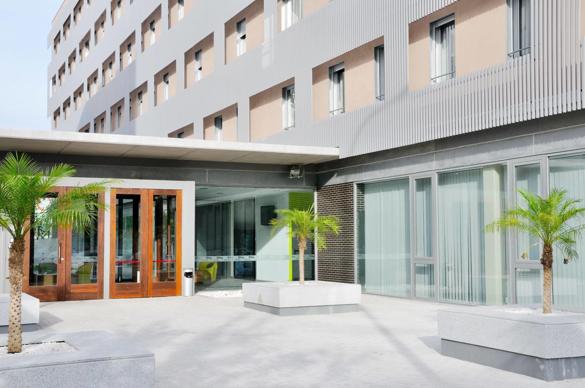 Residencia Universitaria Resa Damia Bonet * Valencia