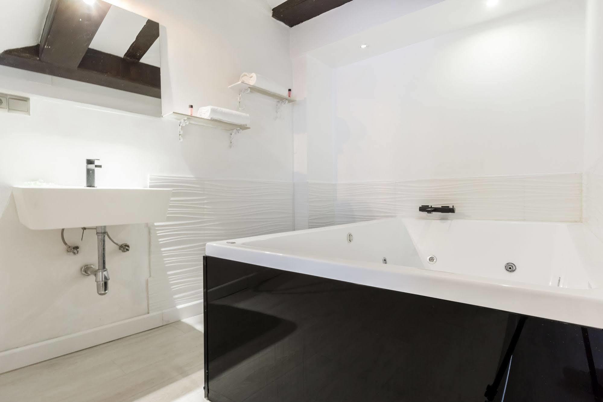 Altar By Hoom Hotel