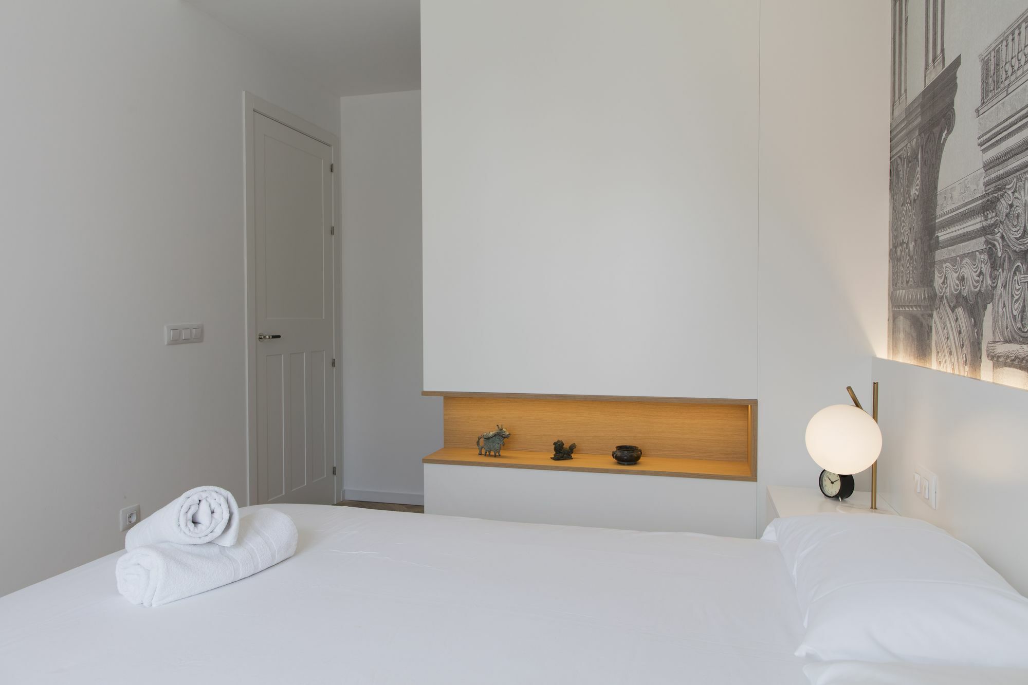 Chic And In Lively But Quiet Area *