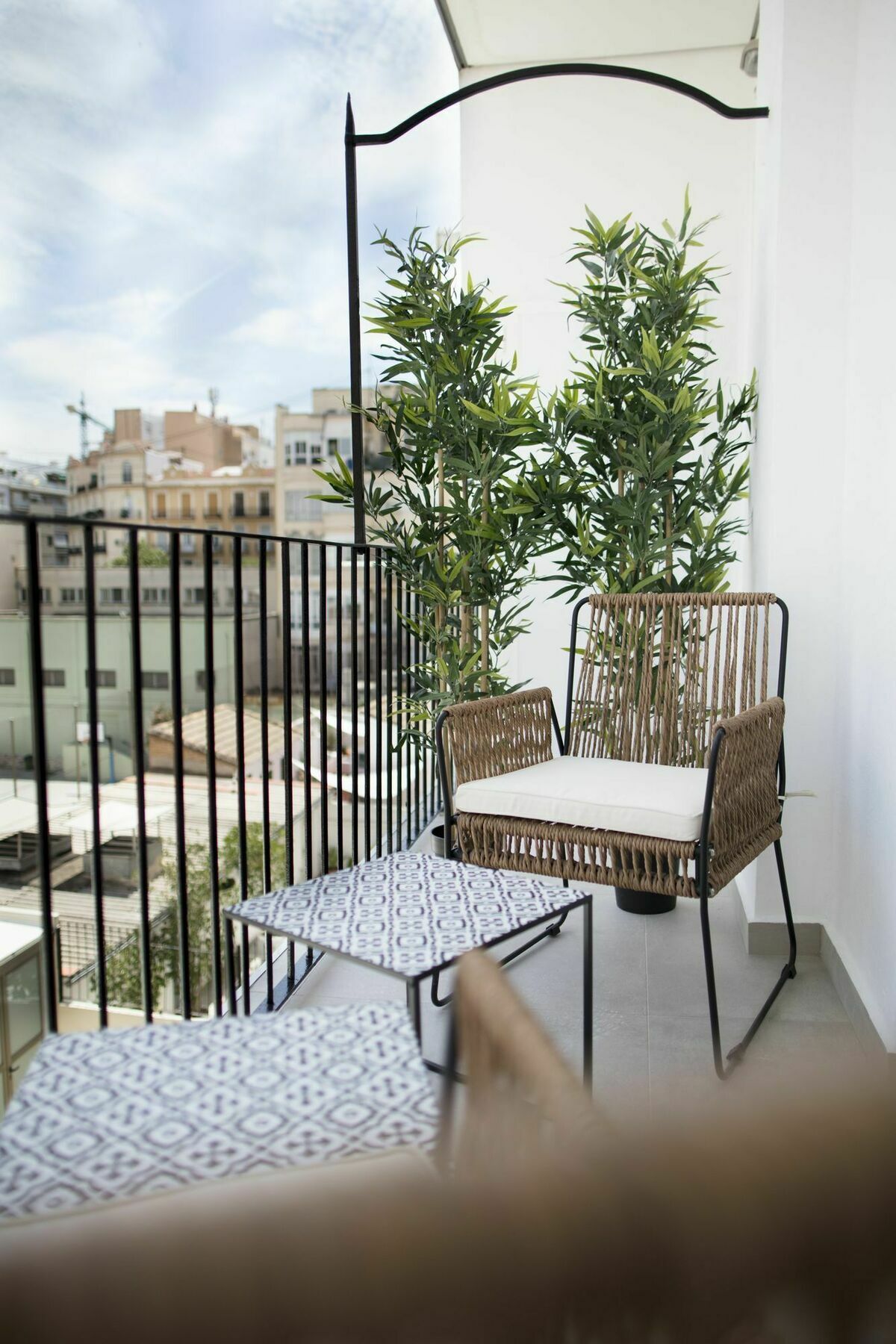 Chic And In Lively But Quiet Area Apartment Valencia