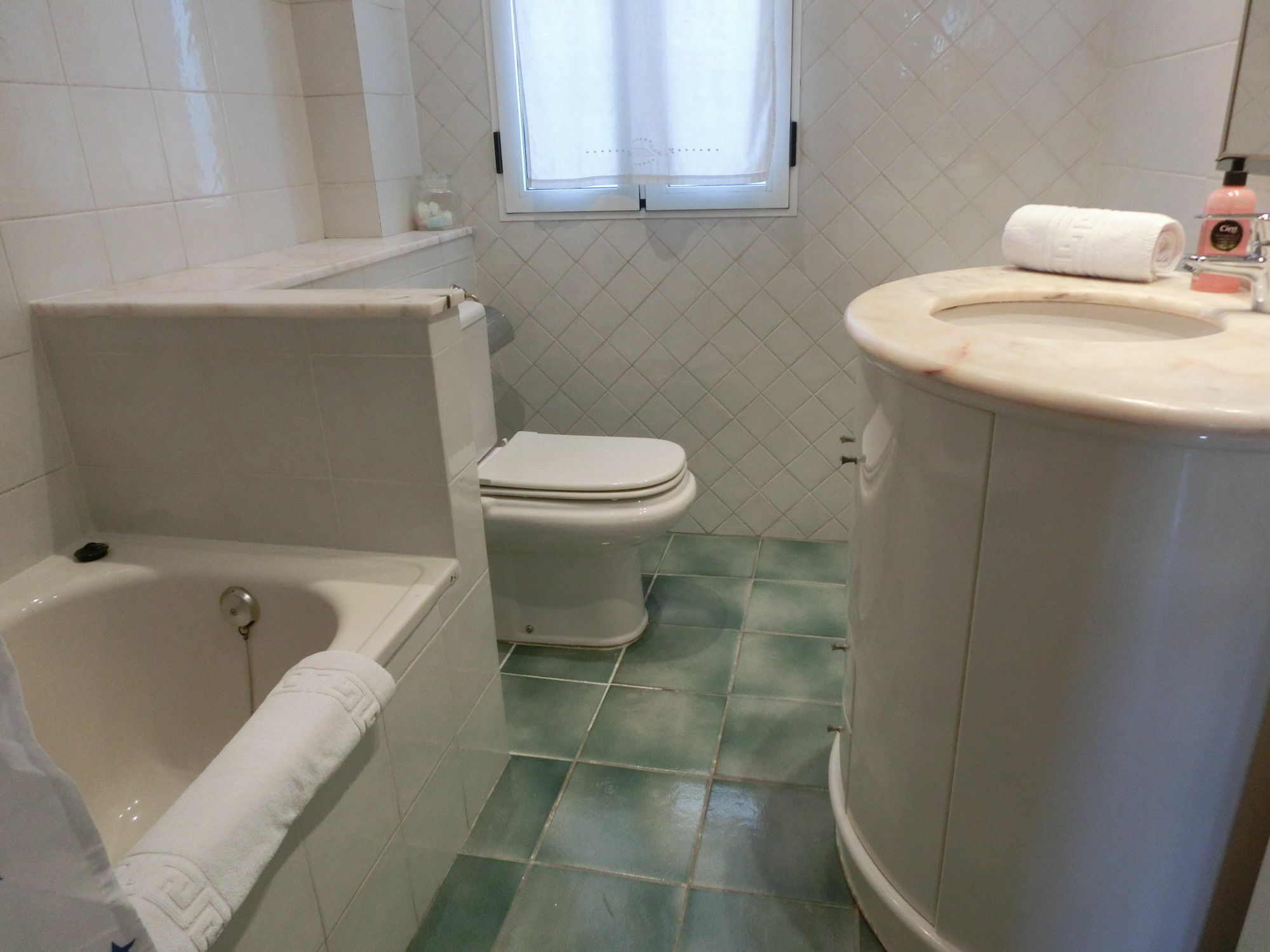 Apartment Total Attics Iii *