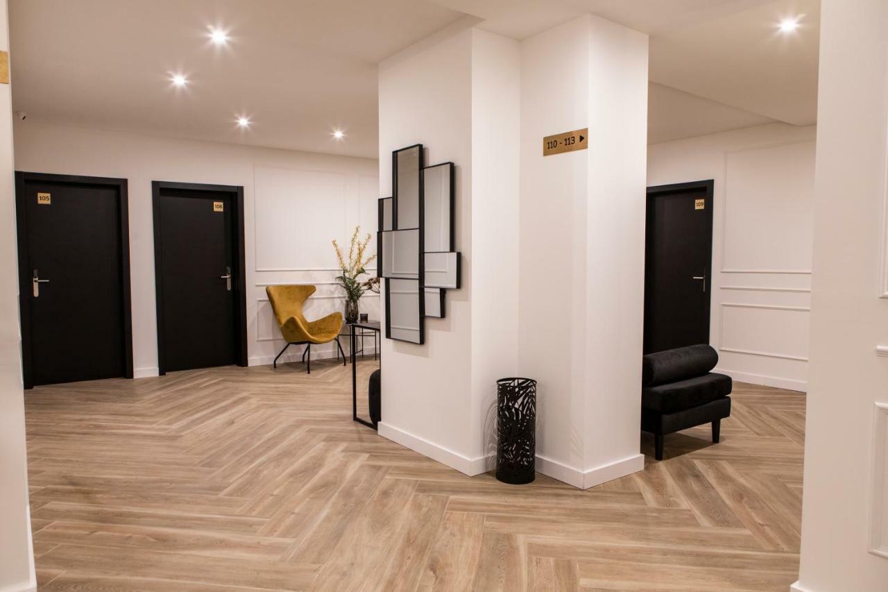 Blanq Comedias Guest house 2*