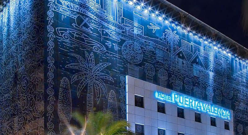 Hotel Silken Puerta