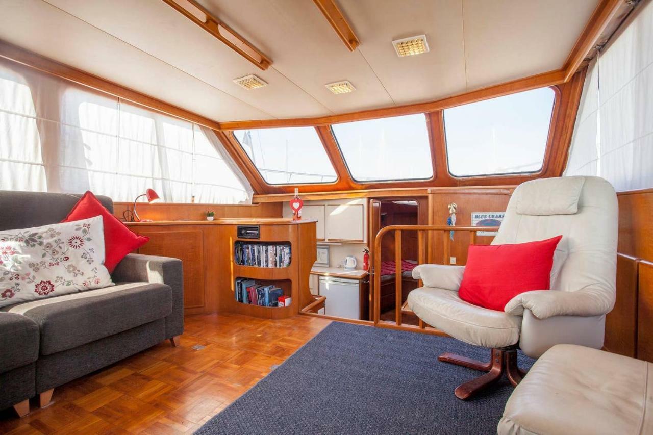 Ocean Aquarius Botel Valencia