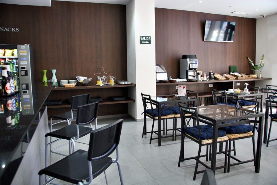Hotel Olympia Universidades 3*